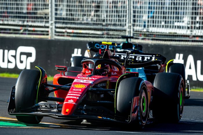 FIA nega recurso da Ferrari de Carlos Sainz