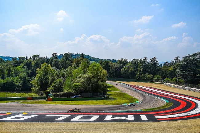 Curva de Tamburello em Imola