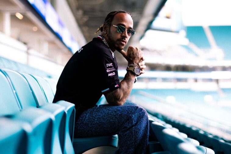 Lewis Hamilton começa 2023 melhor do que a temporada passada