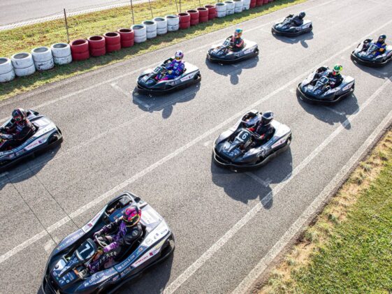 Evento inédito, organizado pela Comissão Feminina de Automobilismo da CBA, reuniu 36 pilotas e premiou as campeãs com inscrição e equipamentos gratuitos para a disputa da Copa Brasil de Kart em julho no Beto Carrero