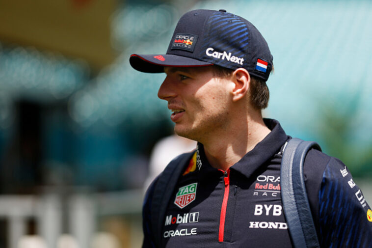 O atual bicampeão da Fórmula 1 (F1), Max Verstappen, dominou o dia inicial do GP de Miami