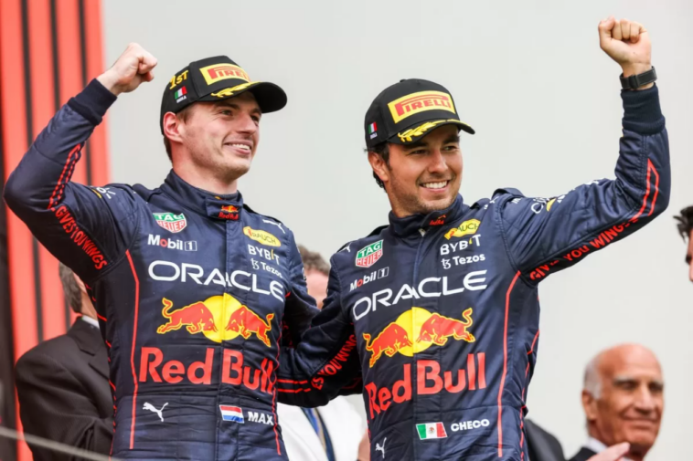 Max Verstappen e Sergio Pérez, da Red Bull