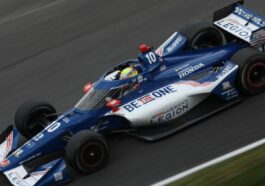 Takuma Sato pela Chip Ganassi vem muito bem nos treinos livres, até agora. Essa será a última prova de Tony Kanaan na Indy. O brasileiro correrá pela McLaren
