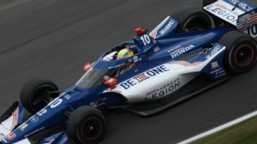 Takuma Sato pela Chip Ganassi vem muito bem nos treinos livres, até agora. Essa será a última prova de Tony Kanaan na Indy. O brasileiro correrá pela McLaren