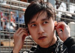 Foto de Zhou, da Alfa Romeo, para ilustrar o piloto que pode ser importante para a Fórmula 1 atrair a atenção da China Guanyu Zhou