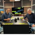 Cleber Machado ficou na Globo, até 2023, quando foi dispensado pela emissora carioca. Ele é a voz do icônico GP da Áustria de 2002.