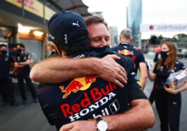 Christian Horner exalta desempenho de Sergio Pérez