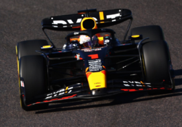 Foto de Max Verstappen em corrida de Fórmula 1 para ilustrar o holandês que foi eleito pelo ex-chefão da F1 Ernie Ecclestone como o melhor piloto de todos os tempos