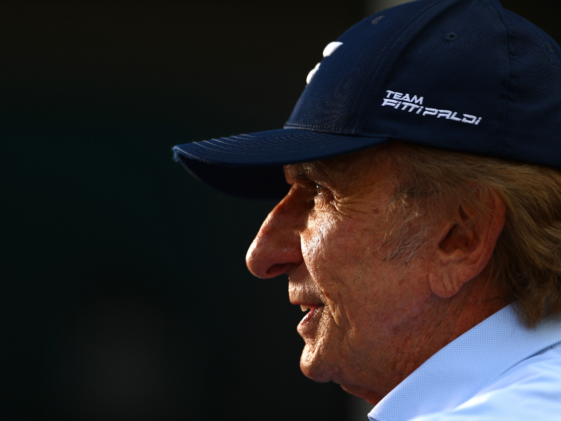 Foto de Emerson Fittipaldi para ilustrar o ex-piloto bicampeão mundial que fez apelo por incentivo para mais pilotos latino-americanos chegarem à Fórmula 1, uma vez que a categoria tem somente um representante da América Latina