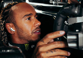 Foto de Lewis Hamilton, da Mercedes, no GP do Japão, para ilustrar o piloto que questionou o pedido da equipe durante a corrida em solo japonês