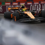 Imagem de carro da McLaren para ilustrar a equipe que estreitou laços com a Toyota e alimenta rumores da equipe japonesa voltar ao grid da categoria