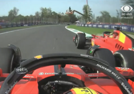 Carlos Sainz e Leclerc, da Ferrari, brigam por pódio no GP da Itália