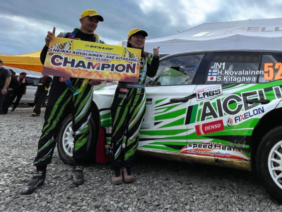 Heikki Kovalainen, ex-Fórmula 1, após título no All-Japan Rally.