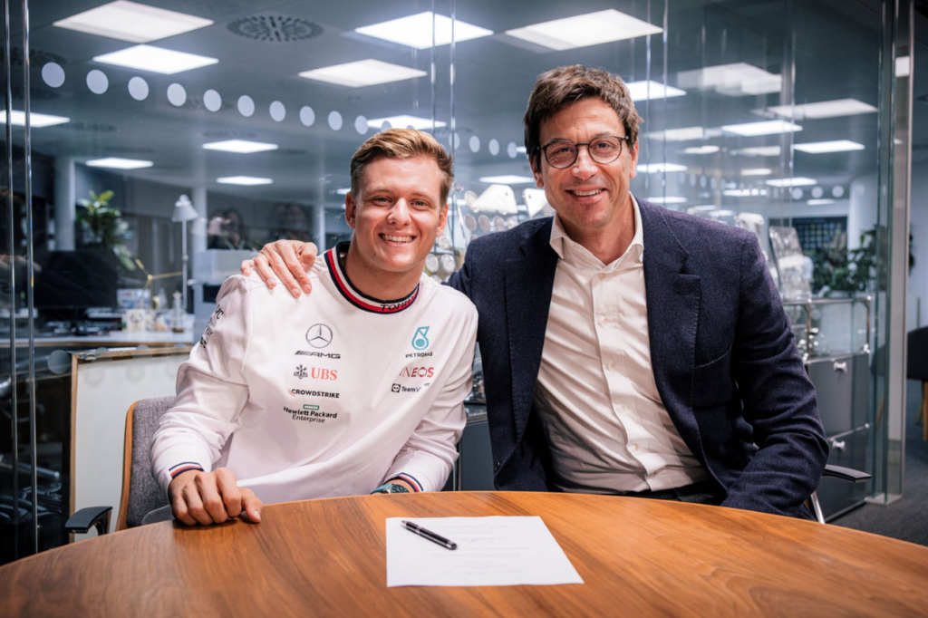 Mick Schumacher e Toto Wolff, Mercedes, Fórmula 1.