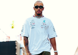 Foto de Lewis Hamilton para ilustrar o piloto heptacampeão da Fórmula 1 que lançou tequila sem álcool em aposta no roma comercial