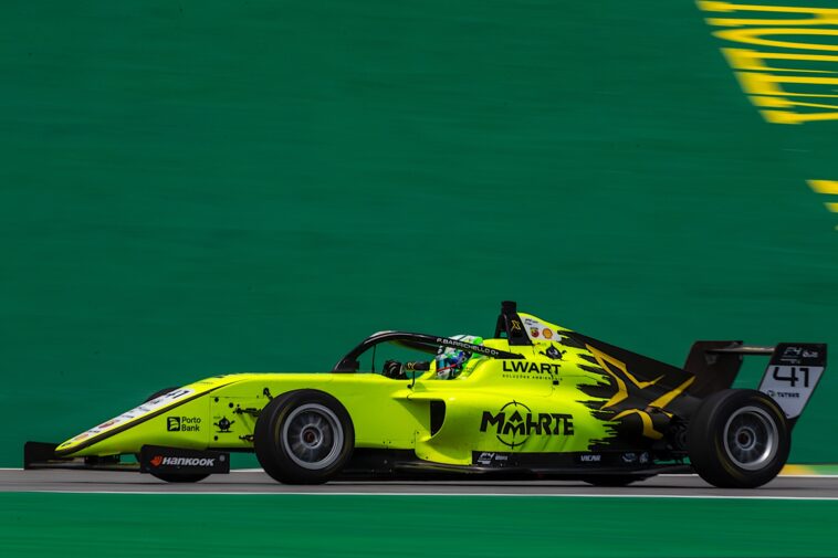 Piquet Jr é o quarto mais rápido no primeiro dia de atividades da