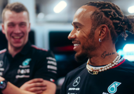 Foto de Lewis Hamilton no GP de Las Vegas para ilustrar o piloto que avalia primeira impressão da etapa da Fórmula 1 disputada na cidade estadunidense