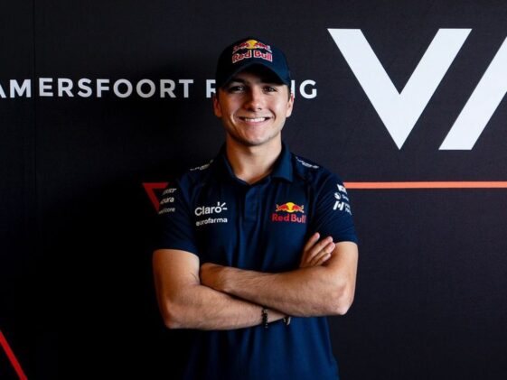 A estreia de Enzo nas competições de monopostos foi 2016, mas dois anos depois ele já tinha assegurado o título da F4 Italiana, além do terceiro posto na ADAC F4. Depois de passagens pela FRECA, onde ficou com o vice, subiu para a Fórmula 3 e, posteriormente, na F2