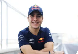 Enzo Fittipaldi vai disputar mais uma temporada de Fórmula 2