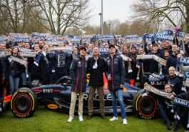 Red Bull se reúne para comemorar mais um título na Fórmula 1