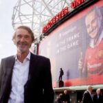 Coproprietário da Mercedes compra ações