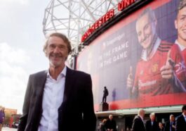 Coproprietário da Mercedes compra ações