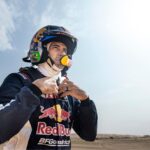 Os brasileiros estrearam no Dakar em 1988, quando Klever Kolberg e André Azevedo resolveram disputar a corrida, mesmo sem recursos, como pneus reservas para suas motos Yamaha. O Brasil já conquistou títulos em categorias intermediárias da prova, o que não é pouco, mas nunca venceu na classificação geral na categoria principal, dos carros. O primeiro título veio com Kolberg, campeão da categoria Motos Maratona em 1993. O país chegou perto do título geral pela primeira vez em 2023, com Lucas Moraes, que surpreendeu o mundo do off-road ao chegar ao pódio já em sua estreia. Em 2024, no entanto, o time brasileiro chega com a melhor perspectiva da história de sua participação no Dakar – em uma edição que reunirá quase 800 competidores de 72 nacionalidades.