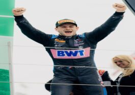 Victor Martins segue representando a equipe Art Grand Prix, na categoria Fórmula 2