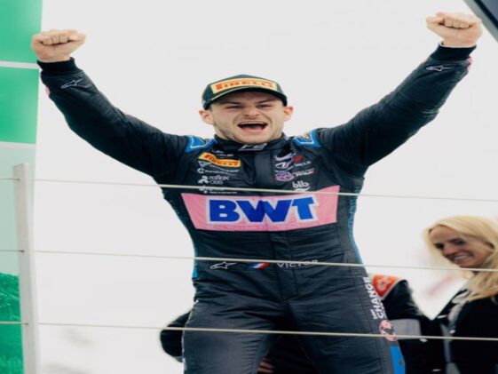 Victor Martins segue representando a equipe Art Grand Prix, na categoria Fórmula 2