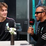 Titulares da Mercedes, George Russell (à esquerda) e Lewis Hamilton (à direita) protagnizaram a primeira dobradinha da temporada 2024 da Fórmula 1
