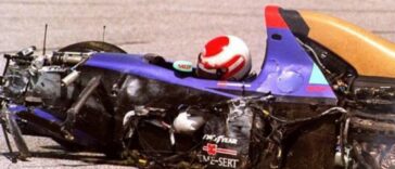 Acidente de Roland Ratzenberger, um dia antes de Ayrton Senna