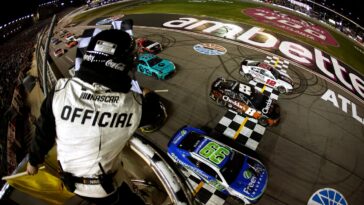 Chegada espetacular da Nascar em Atlanta ryan blaney