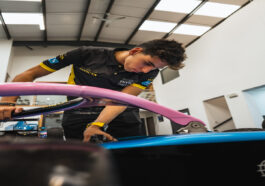 Gabriel Bortoleto defende a Invicta Racing, na Fórmula 2