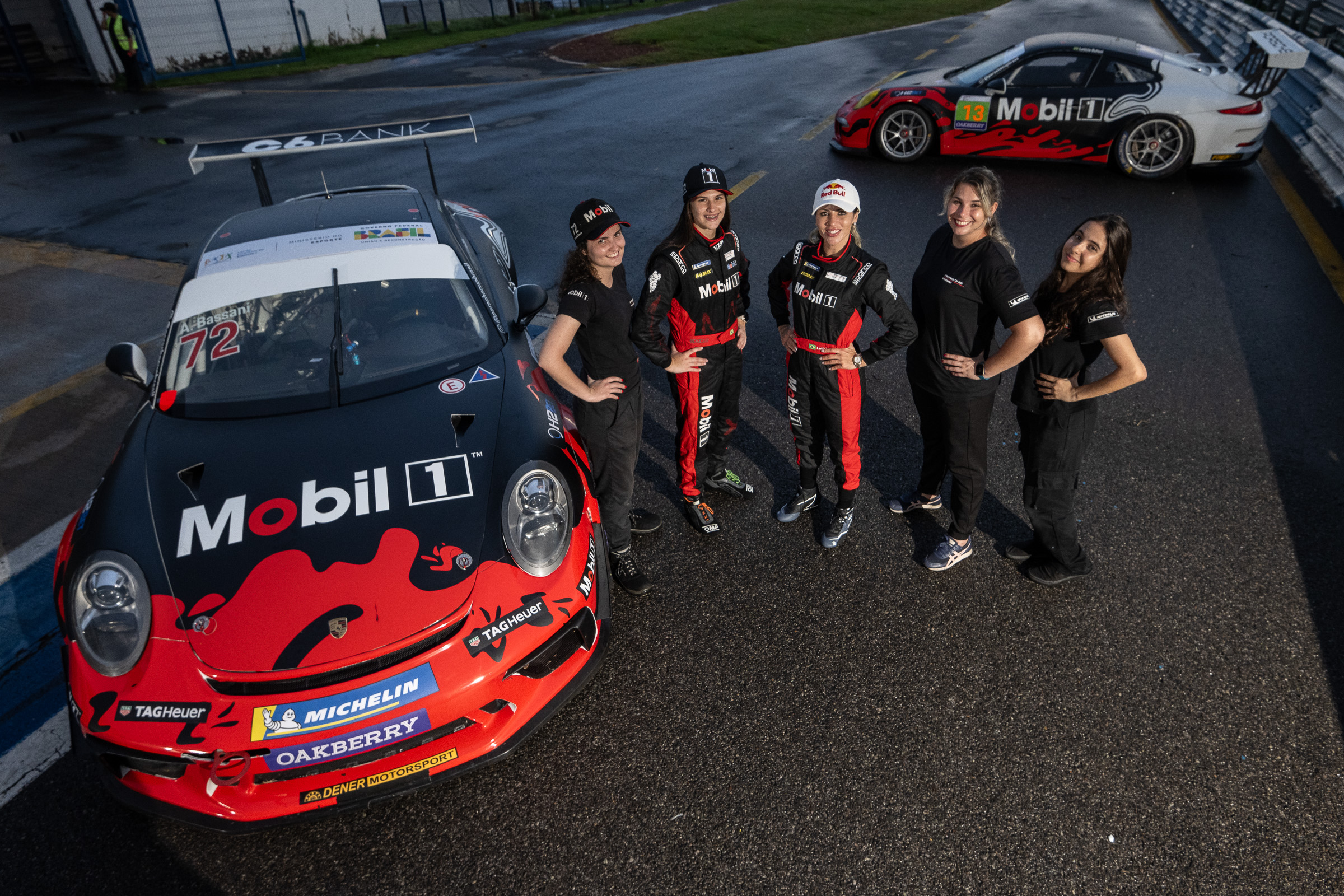 Porsche Cup C6 Bank prepara equipes femininas para o atendimento dos carros de Antonella Bassani e Leticia Bufoni