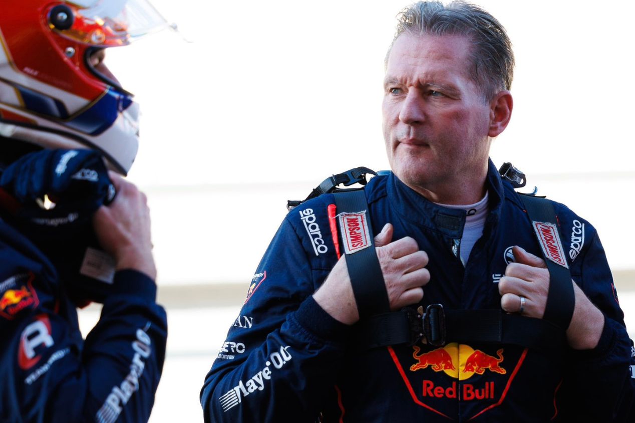 Jos Verstappen vence corrida de rally com carro patrocinado pela Red Bull