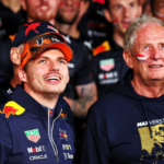 Verstappen ao lado de Helmut Marko