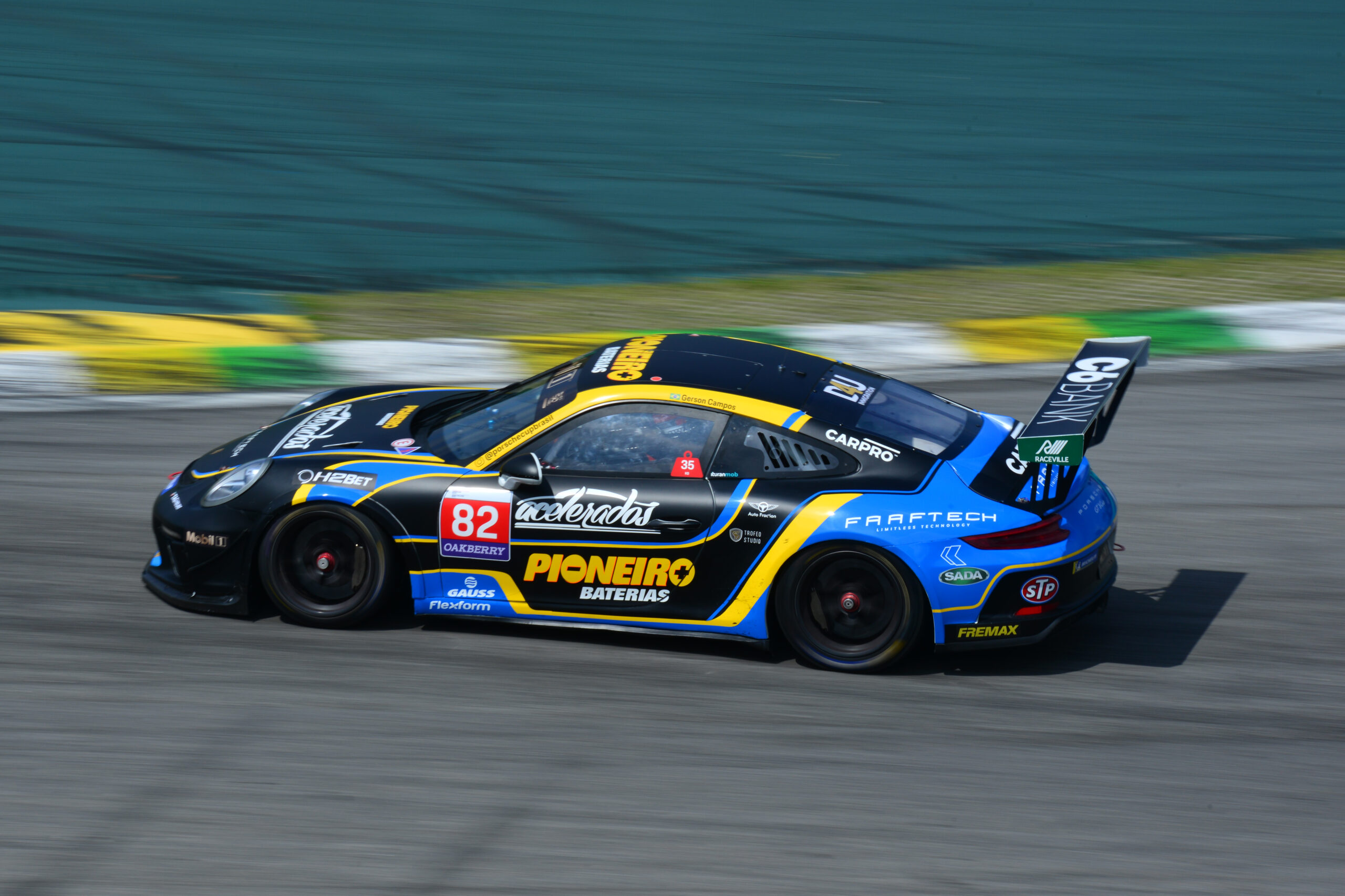 Gerson Campos é o terceiro mais rápido no primeiro dia de atividades da Porsche Cup Challenge em Interlagos