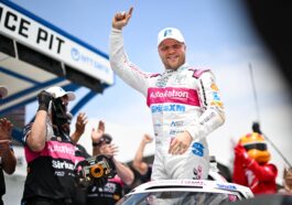 Felix Rosenqvist festeja pole na Indy