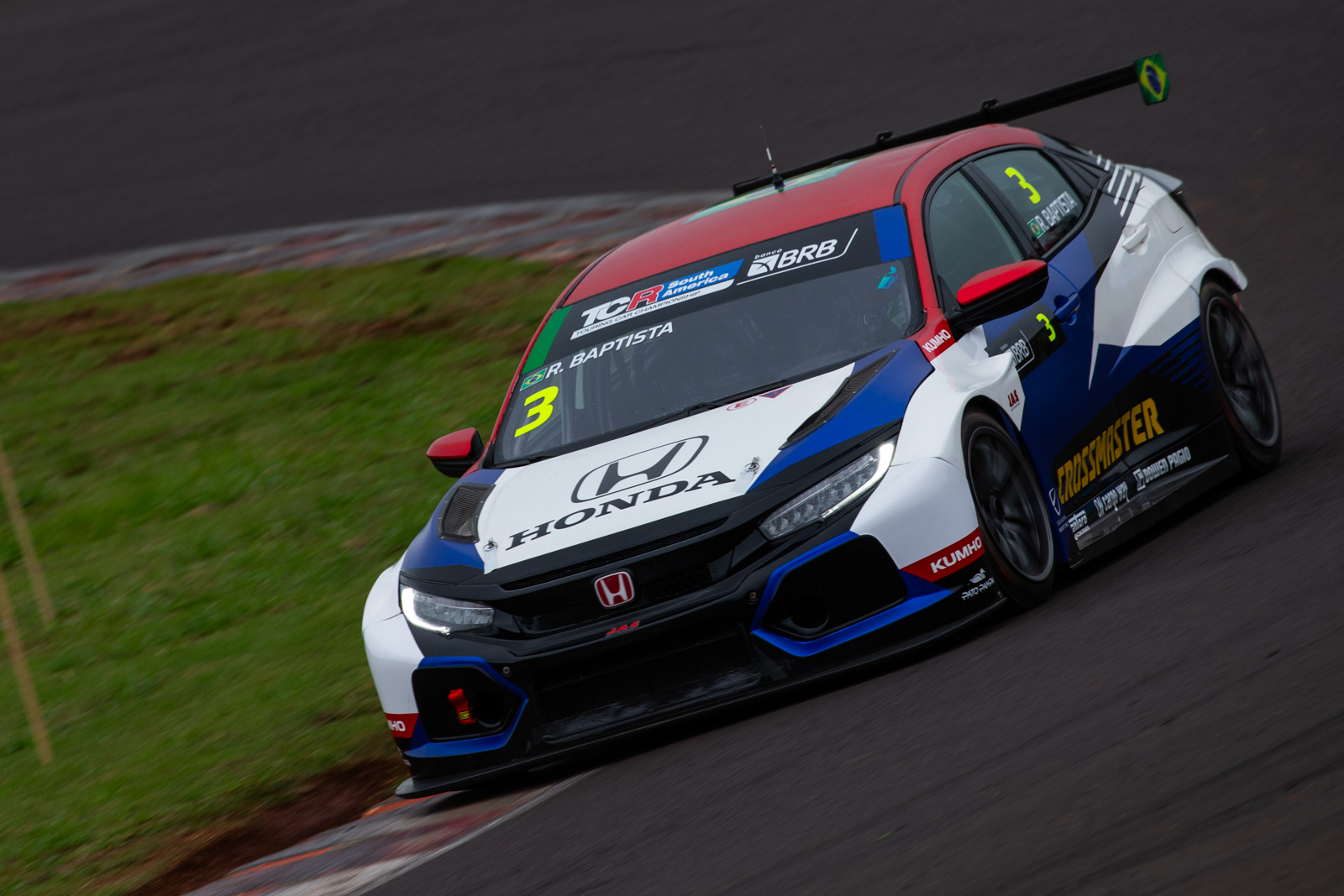 Rodrigo Baptista vence a corrida 1 do TCR South America Banco BRB em Cascavel