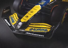 Carro da McLaren com homenagem a Ayrton Senna