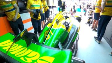 Carro de homenagem a Ayton Senna, na F1