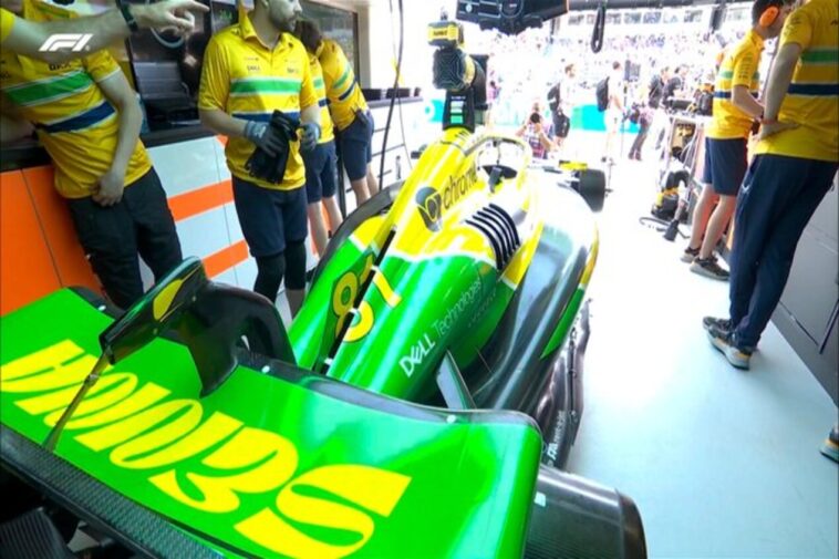 Carro de homenagem a Ayton Senna, na F1