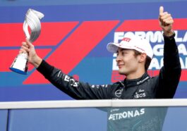 George Russell tem contrato com a Mercedes até 2025.