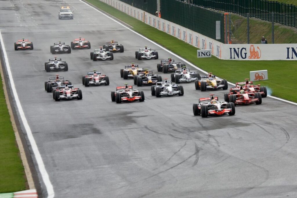 Largada do GP da Bélgica de Fórmula 1 em 2008