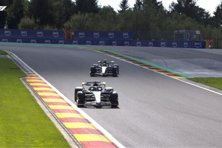 George Russell e Lewis Hamilton, dupla titular da Mercedes na Fórmula 1