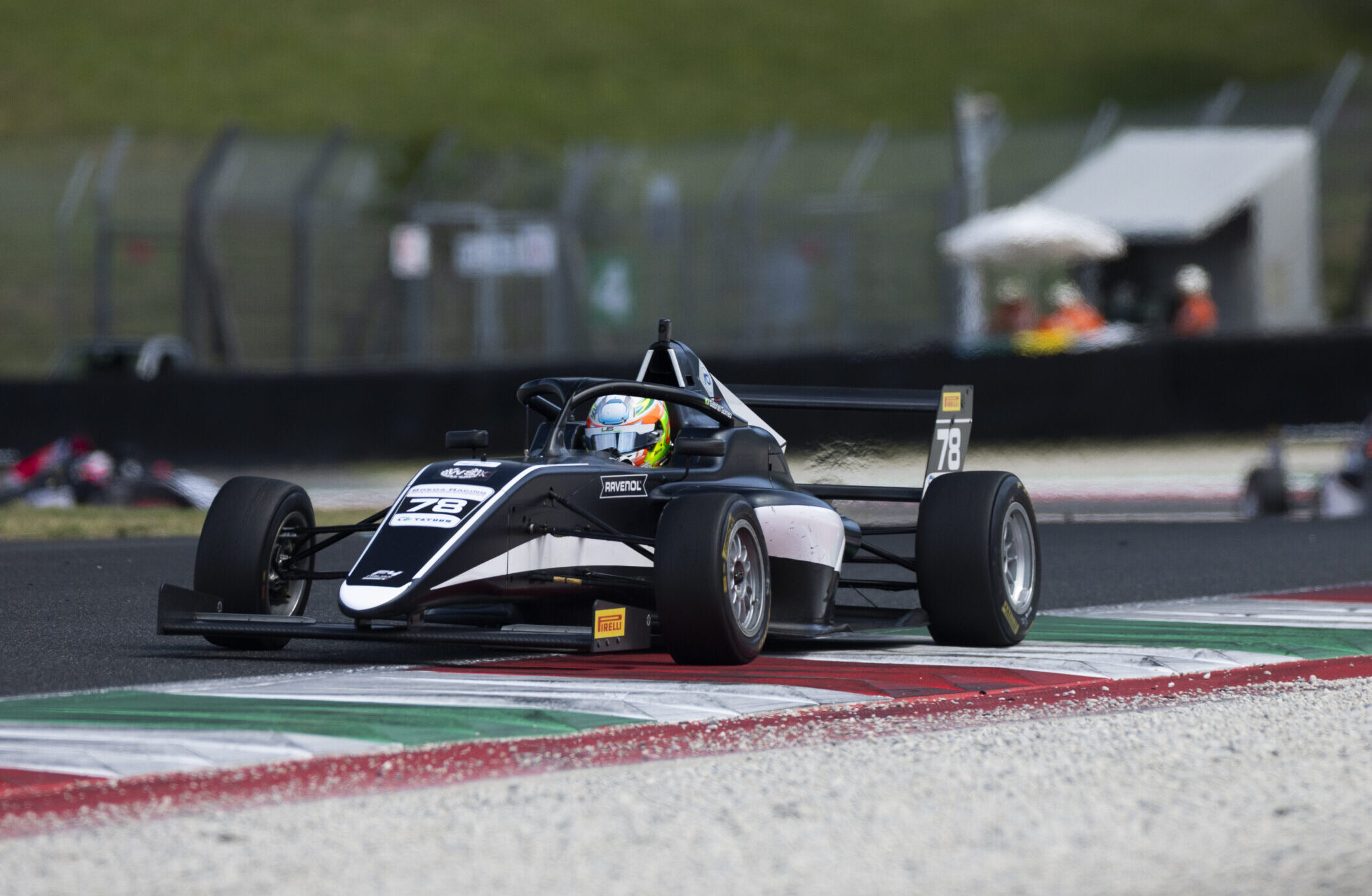 Gabriel Gomez disputa etapa de abertura da Euro4 em Paul Ricard