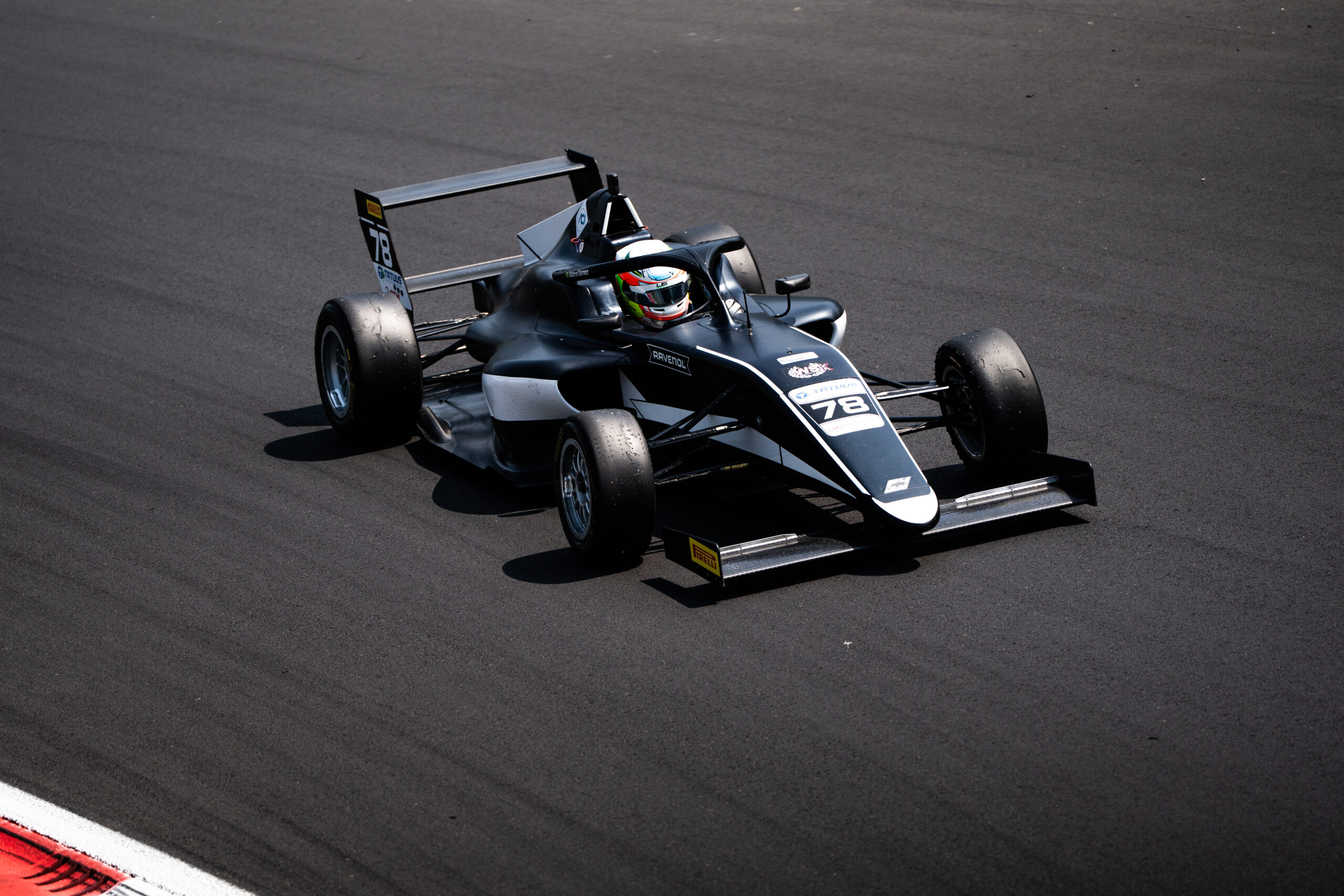 Gabriel Gomez corre em Mugello por mais pódios na F4 Italiana