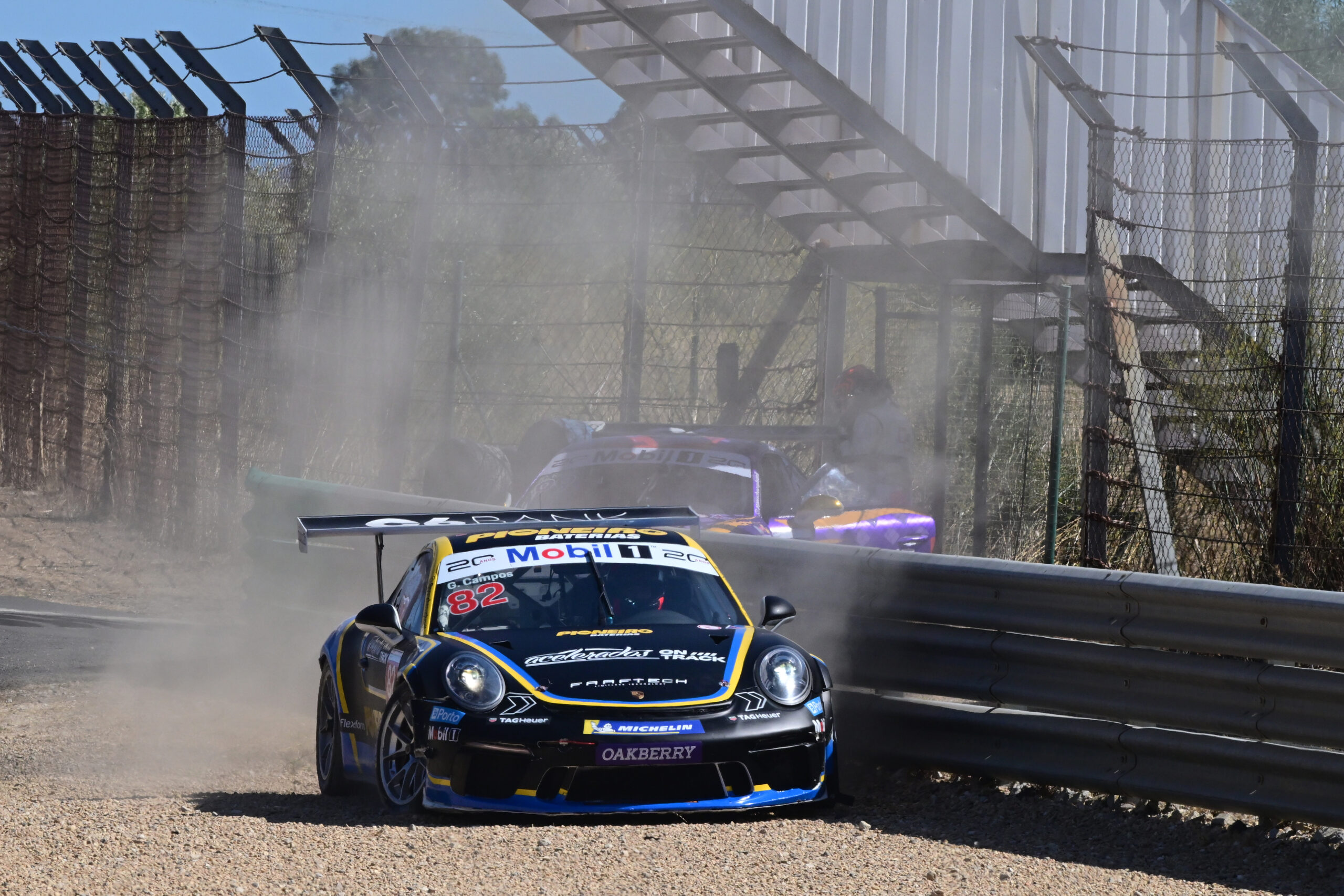 Gerson Campos é abalroado e abandona corrida da Porsche Challenge no Estoril