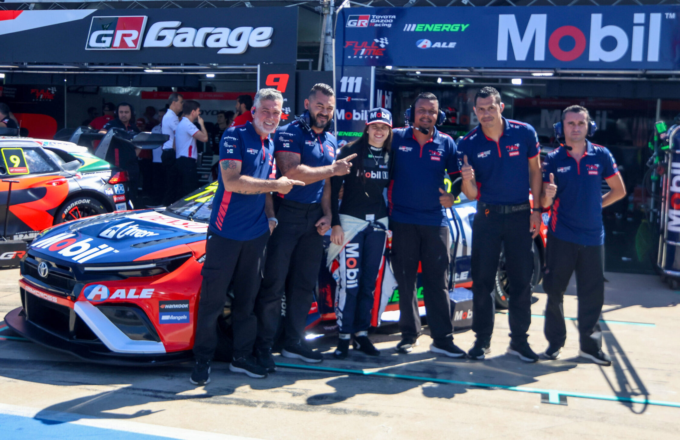 Vencedora do Fan Push para Mobil™, Antonella Bassani realiza sonho na Stock Car