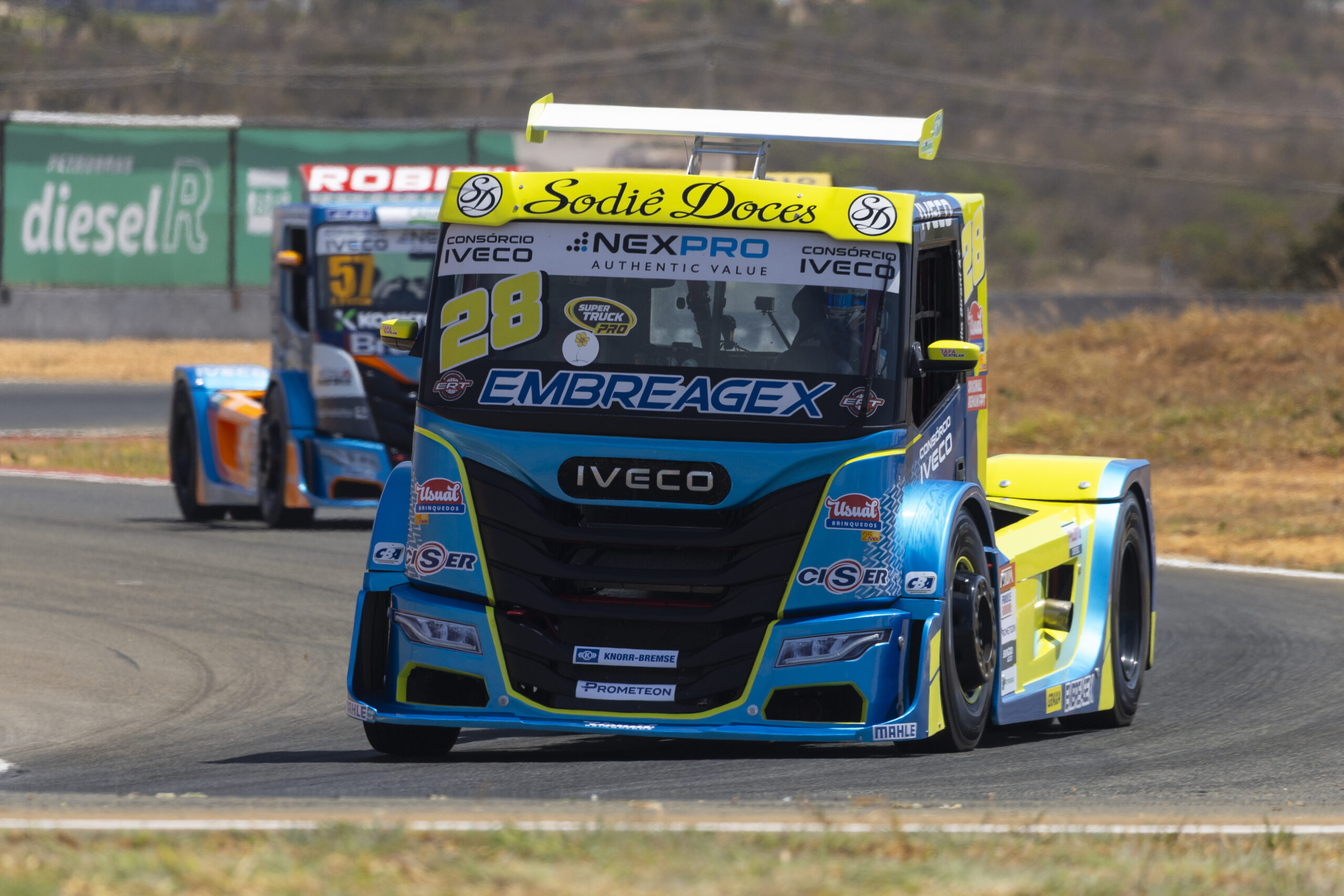 Iveco Usual Racing larga da primeira fila da Copa Truck com Dirani em Curvelo